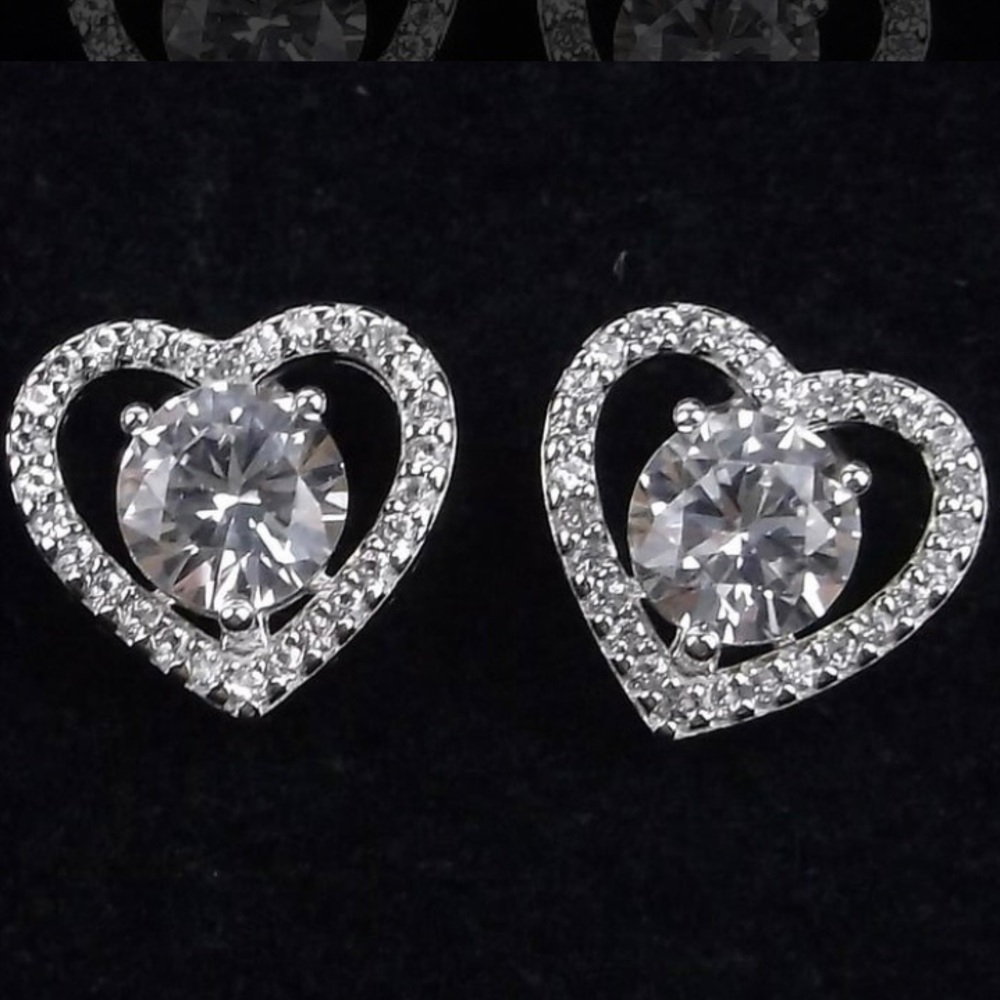 New Sterling Silver 2cttw White Topaz Heart Earrings‎
